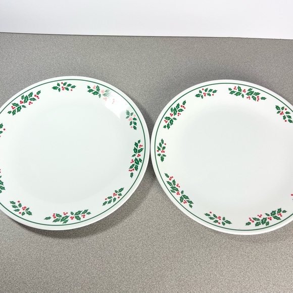 Corelle Winter Holly Dinner Plates set of 2 Holiday Christmas Berries - Picture 2 of 6